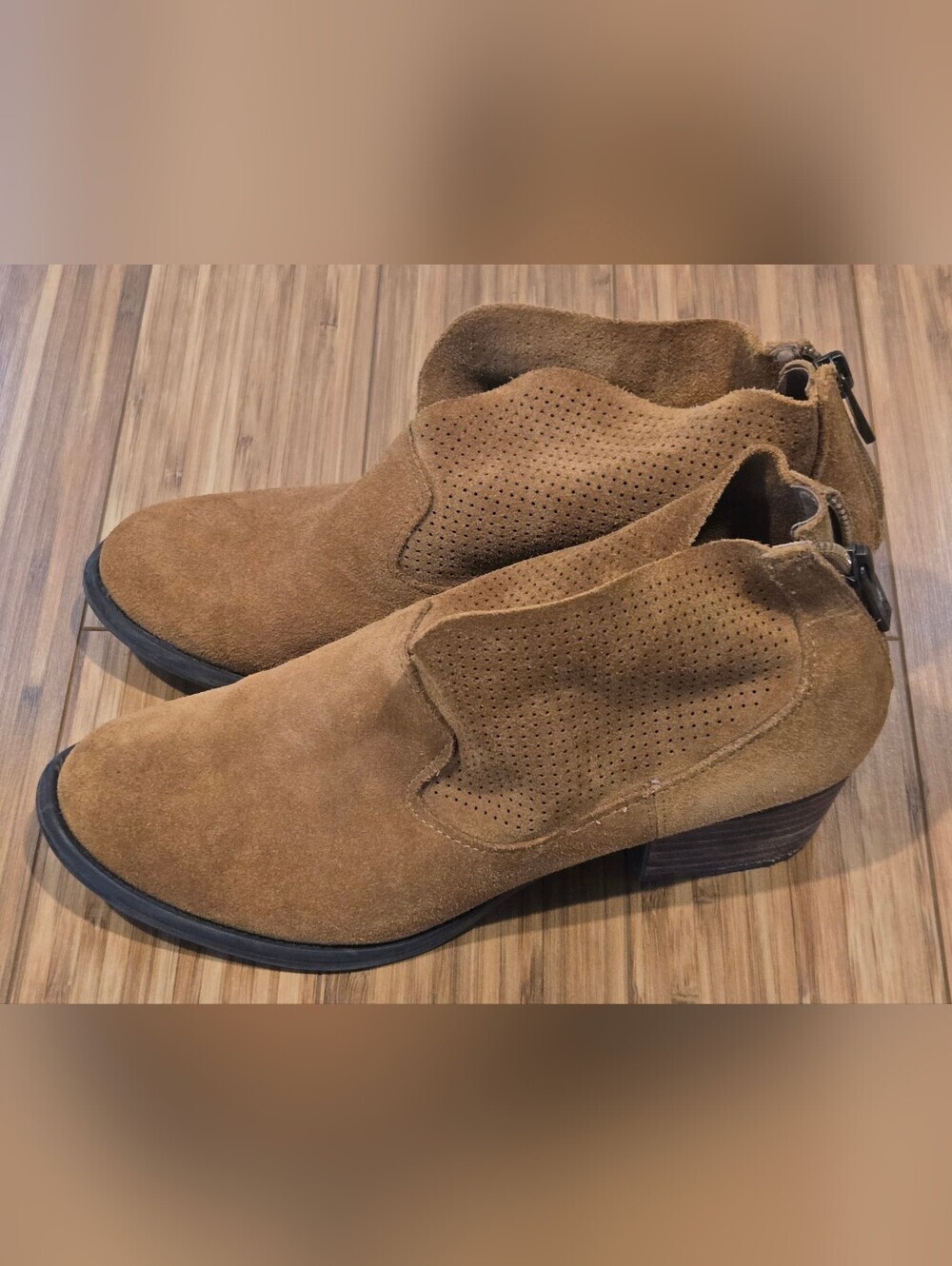 Jessica Simpson Suede Boots in Camel